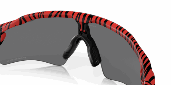 Oakley Radar EV Path Red Tiger Prizm Black kerékpáros napszemüveg - Image 4