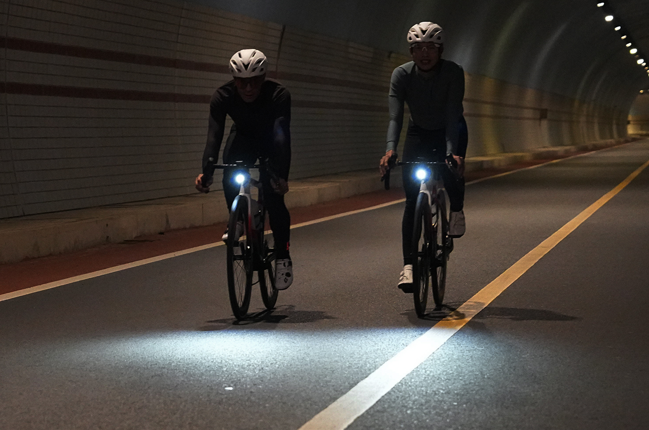 Igsport VS800 Smart M83 okos kerékpáros első lámpa - Image 2